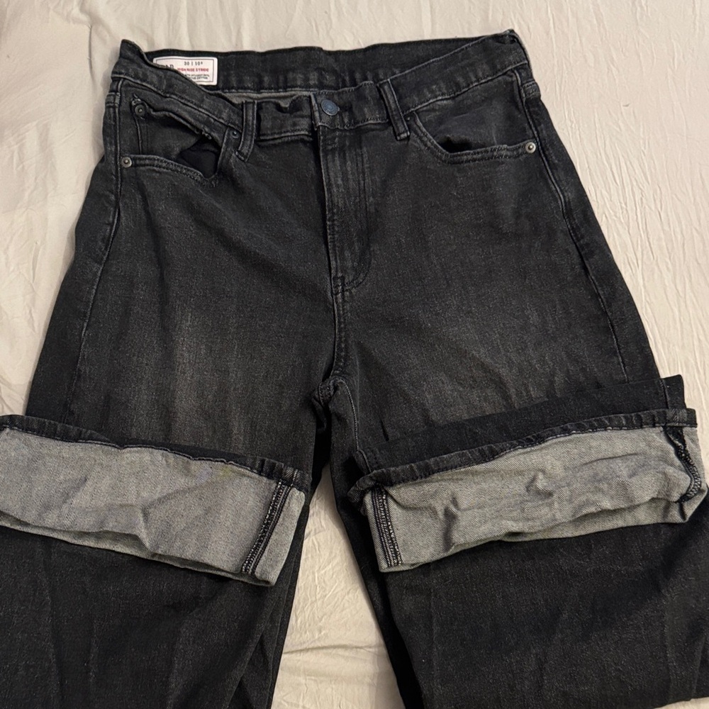 GAP Women’s Dark Gray/Black  Relaxed Jeans